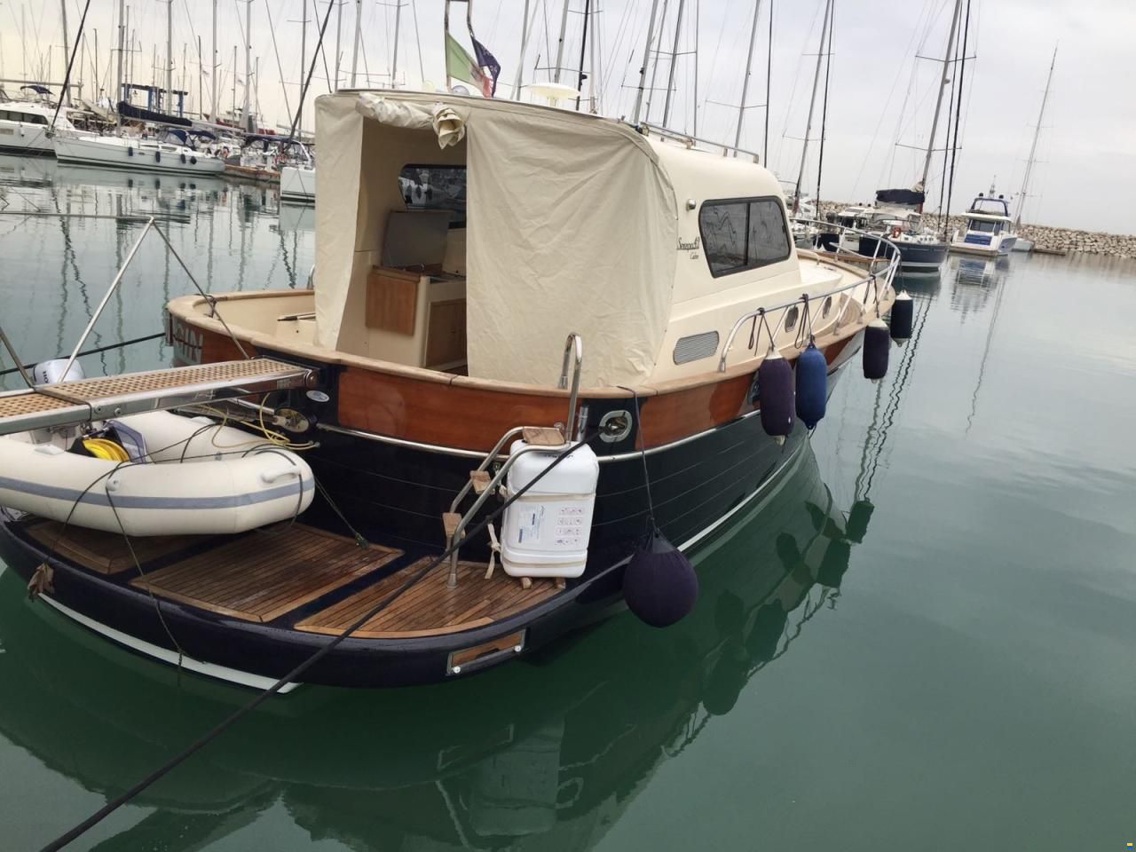Di Donna Serapo 42 Cabin
