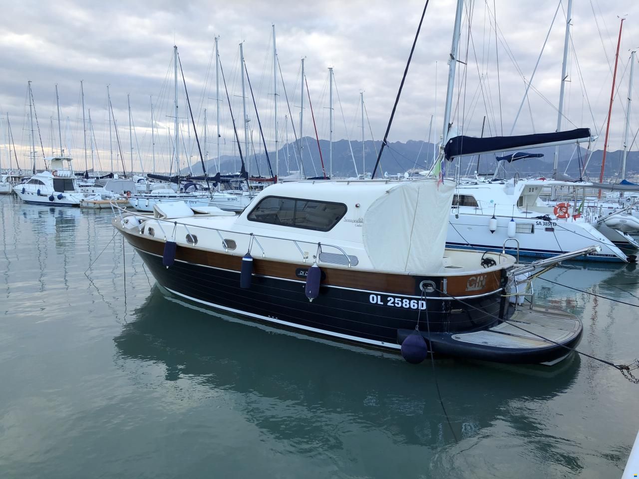 Di Donna Serapo 42 Cabin