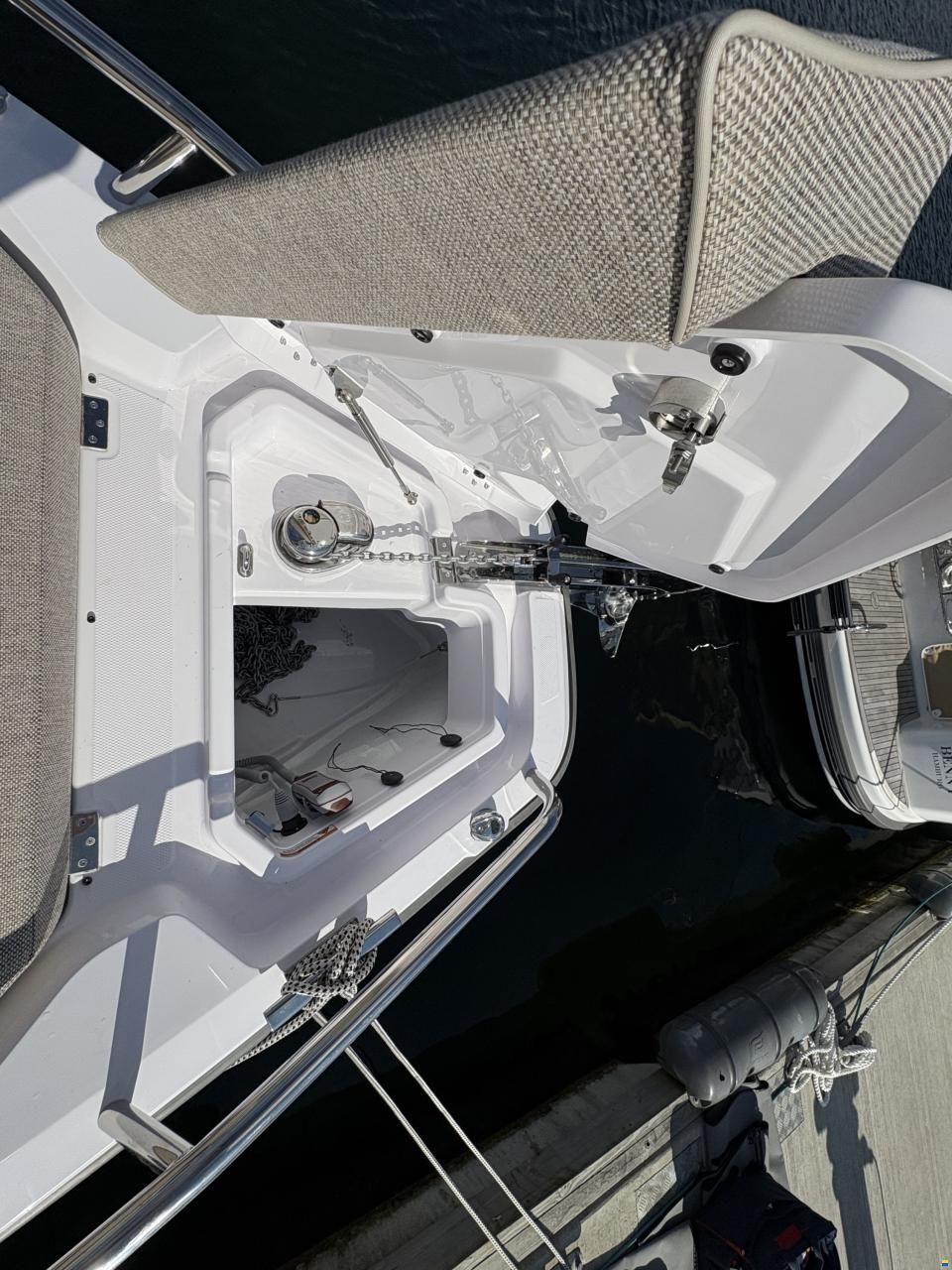 Axopar 29 Cross Cabin