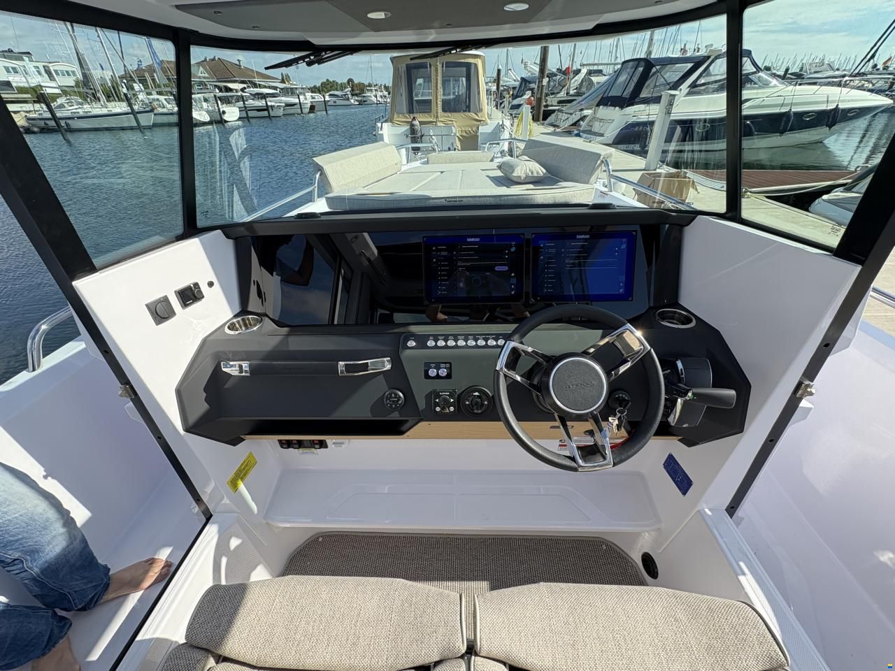 Axopar 29 Cross Cabin
