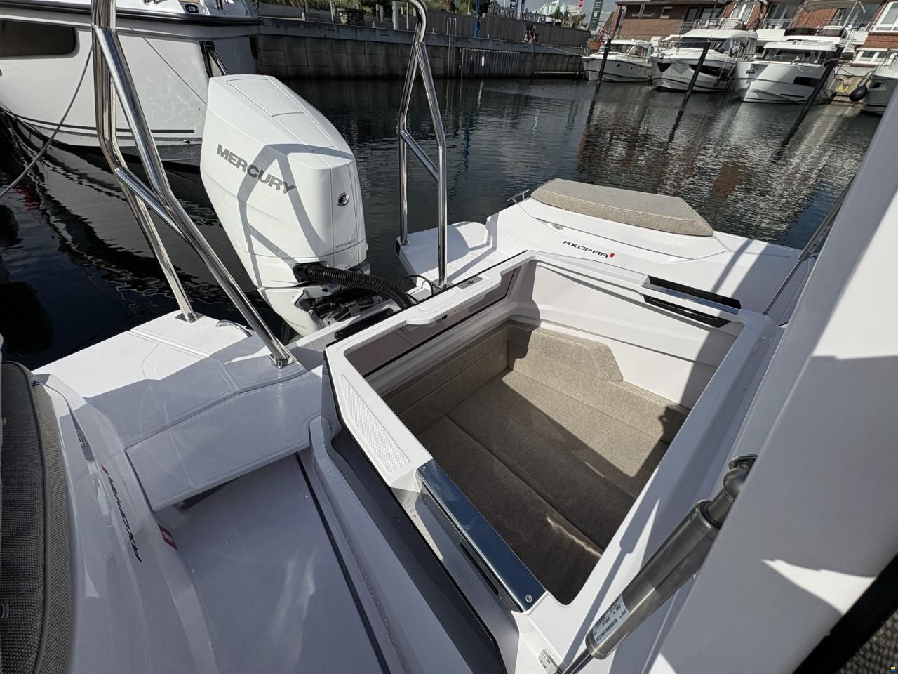 Axopar 29 Cross Cabin