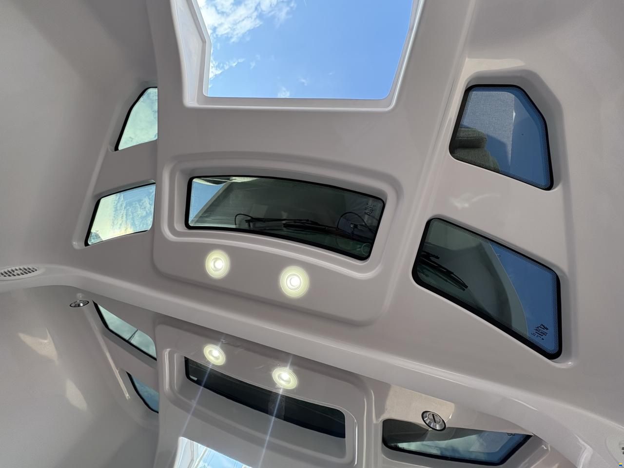 Axopar 29 Cross Cabin