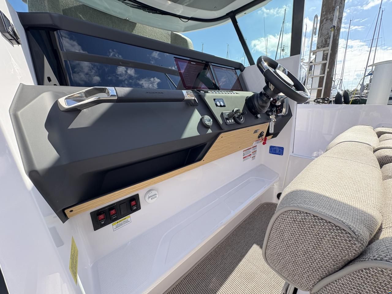 Axopar 29 Cross Cabin