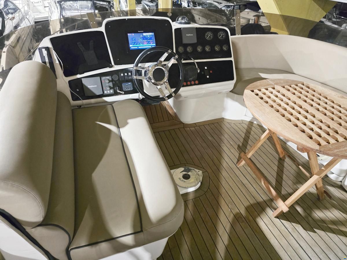 Sealine T47