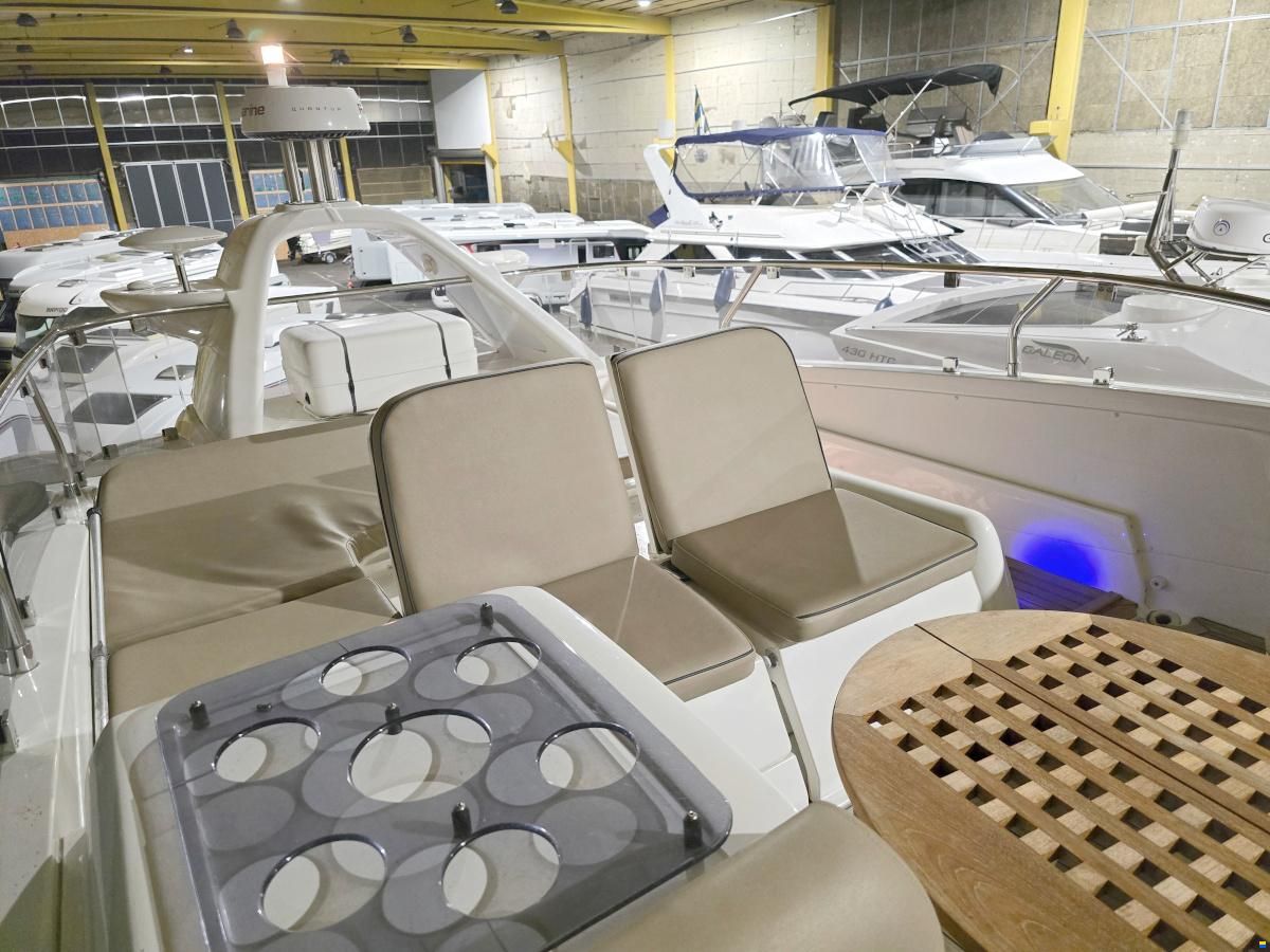 Sealine T47