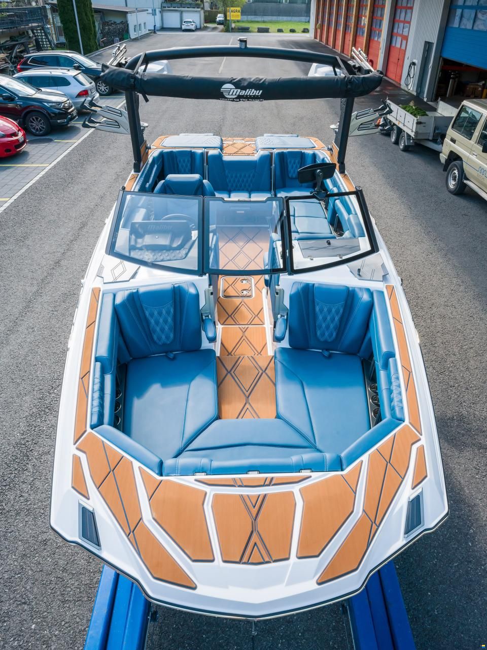 Malibu M230