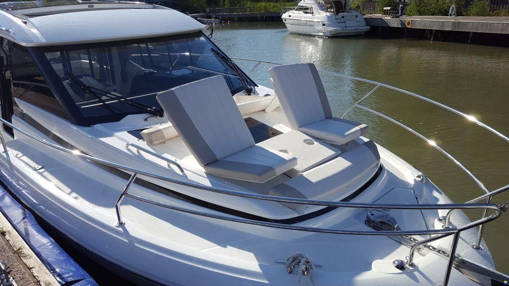 Jeanneau NC 33