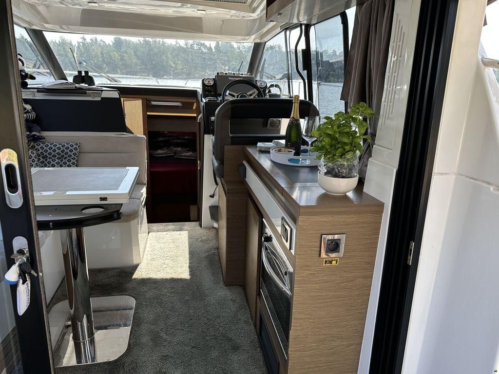 Jeanneau NC 33