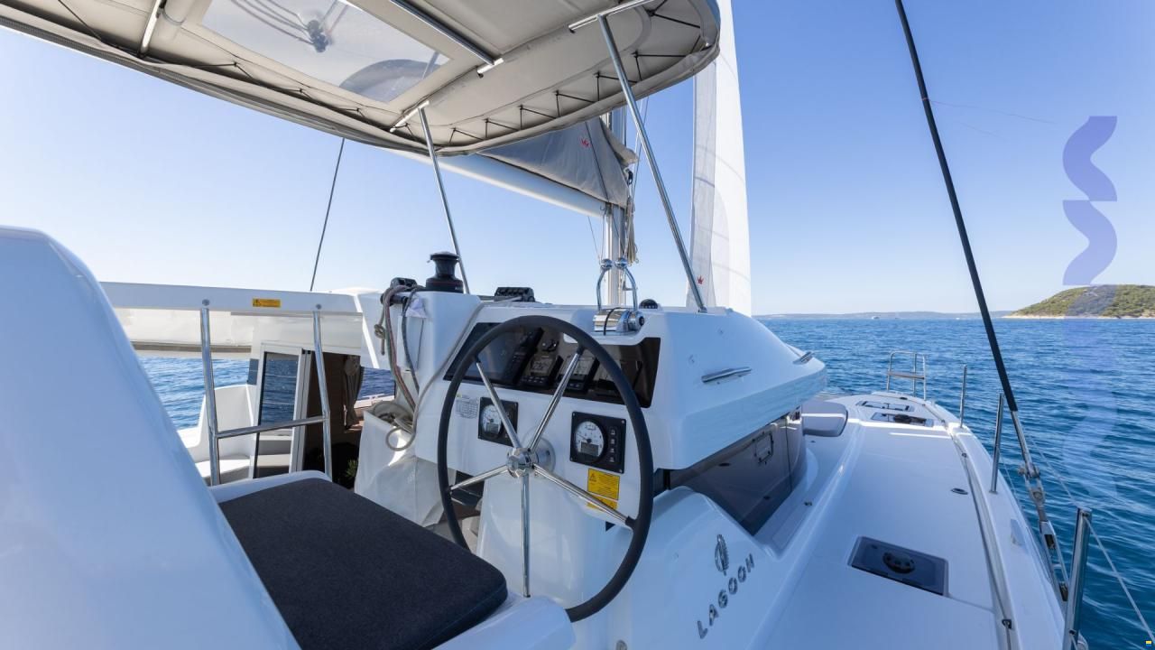 Lagoon 38