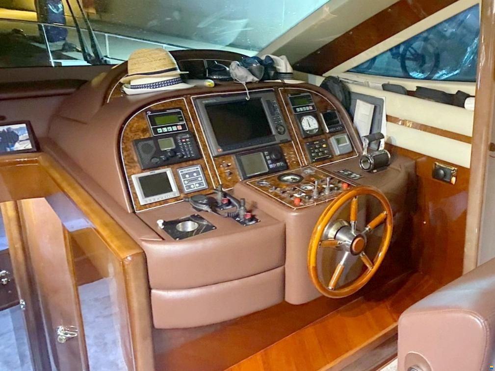 Cayman 62 Cyber