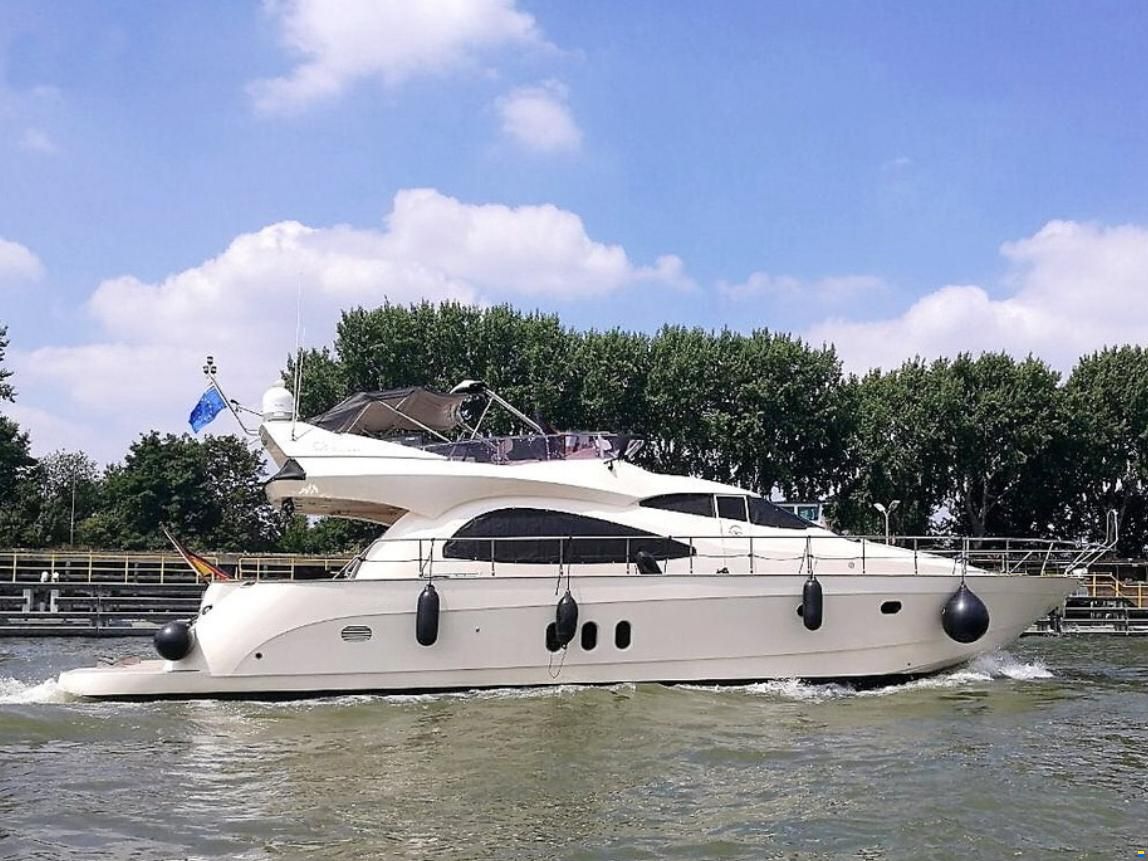 Cayman 62 Cyber