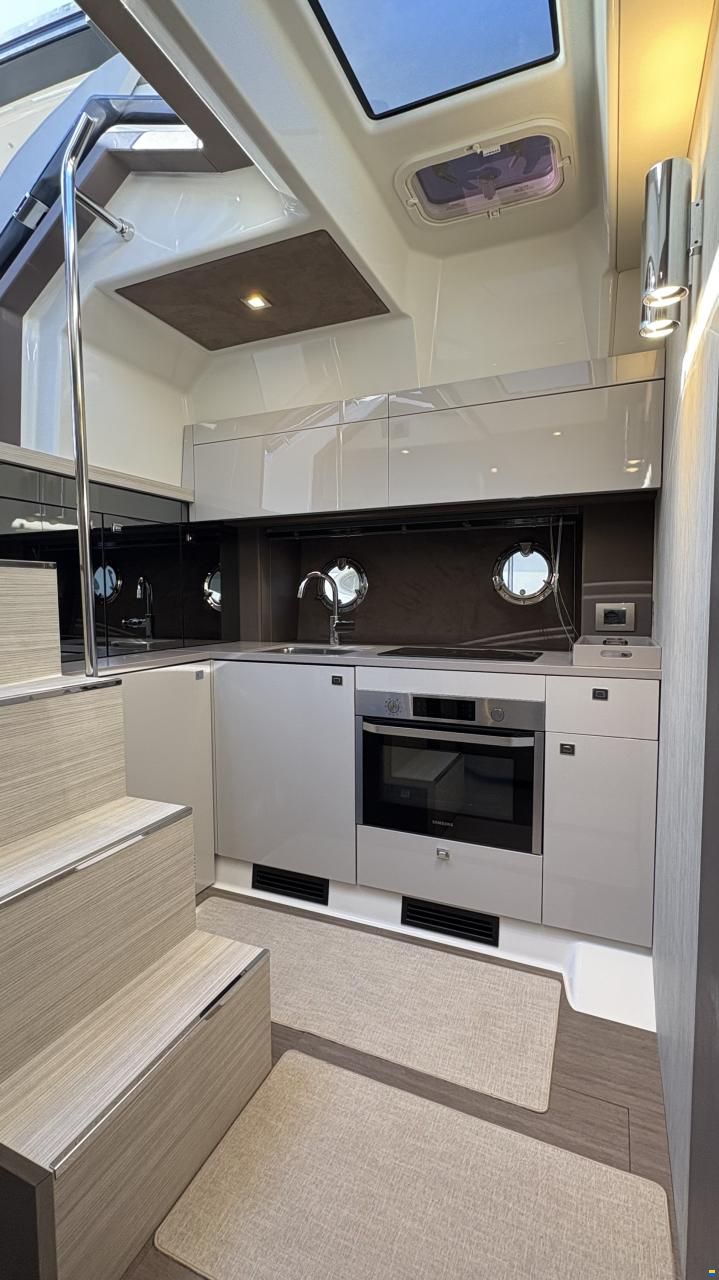 Cranchi M44 HT