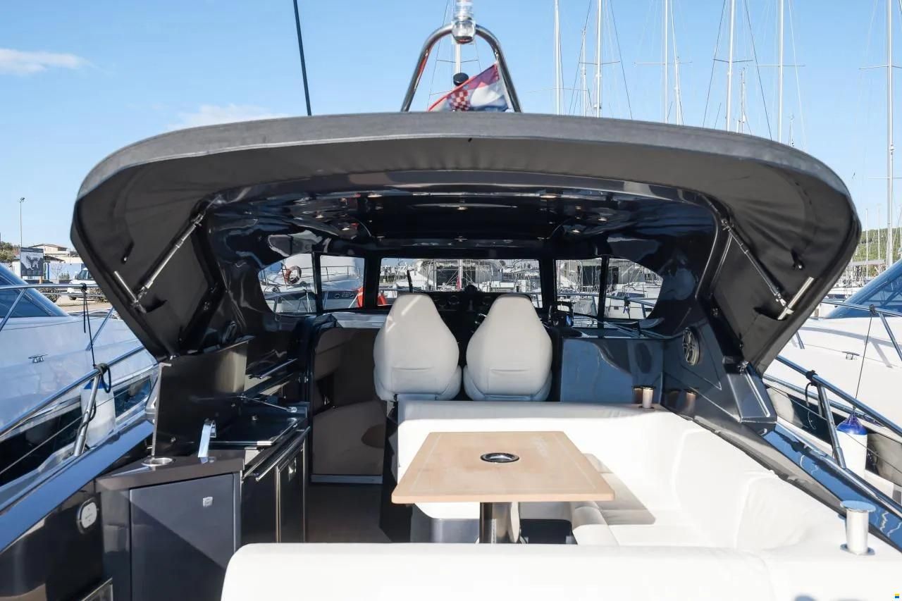 Focus Motor Yacht Power 36