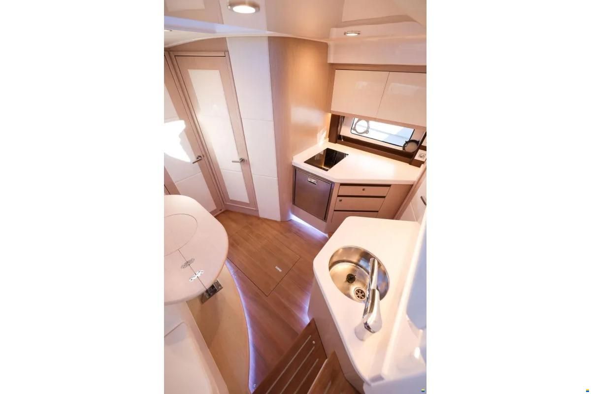 Focus Motor Yacht Power 36