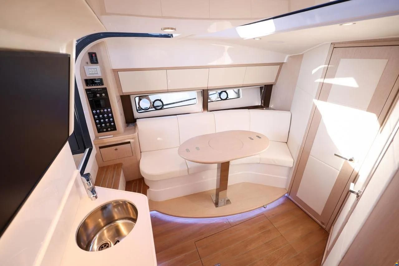 Focus Motor Yacht Power 36