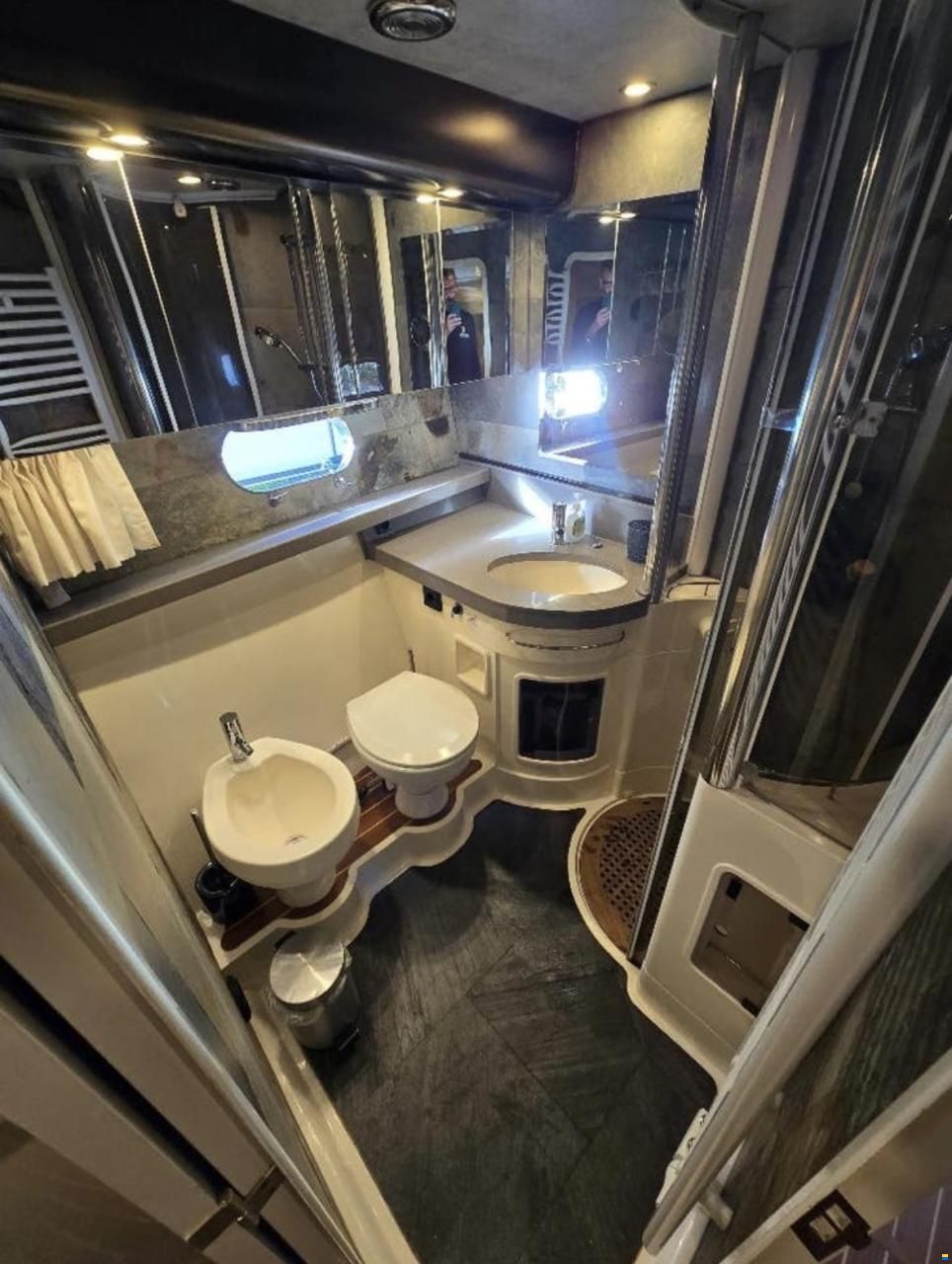 Fairline Squadron 56