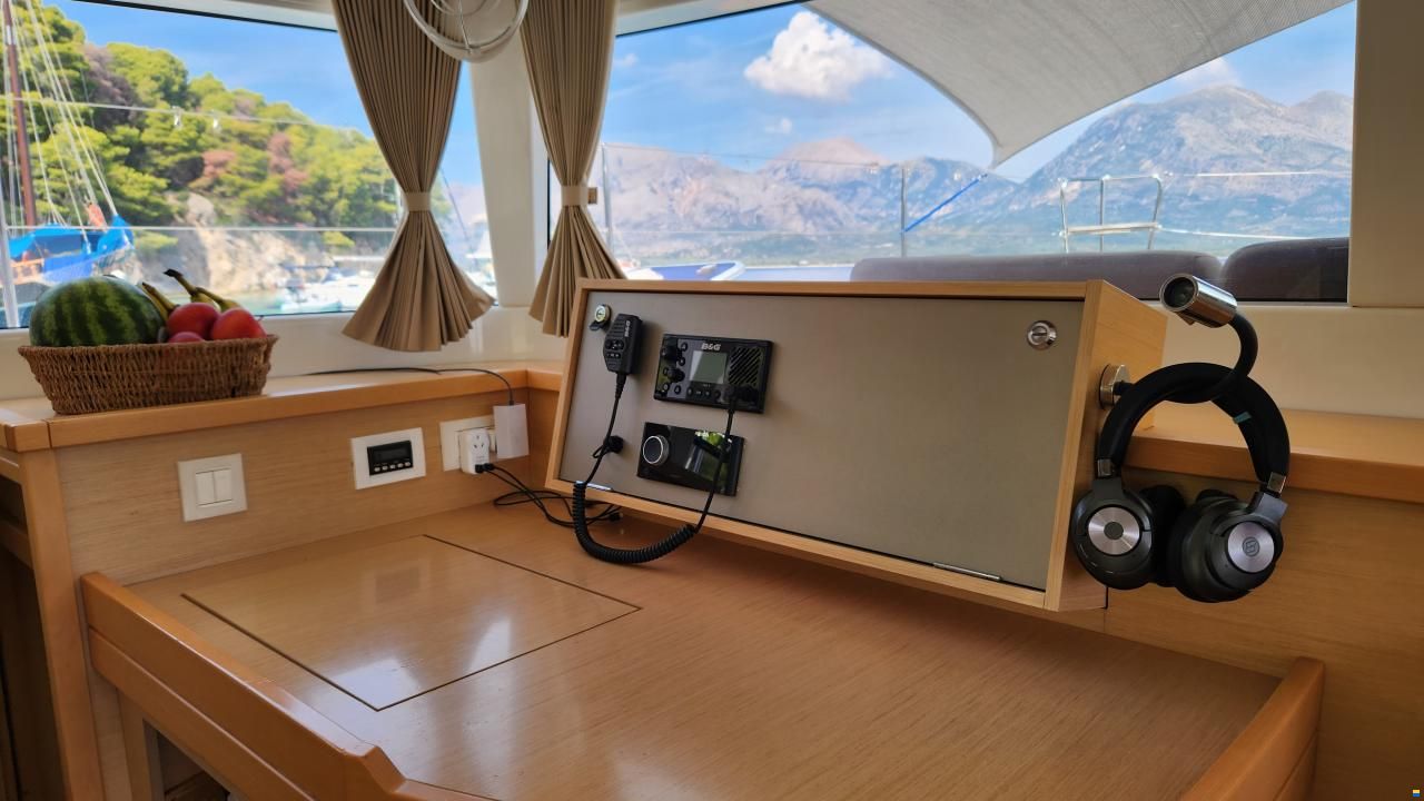 Lagoon 450F