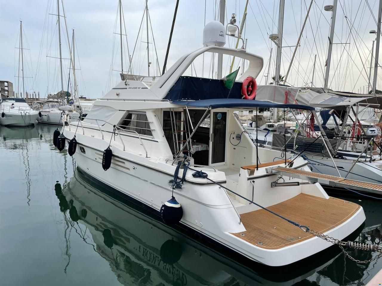 Princess 410 fly