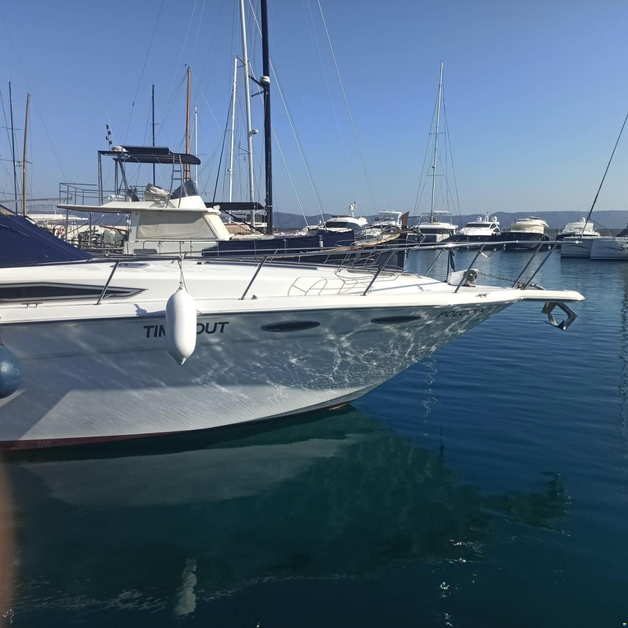 Sea Ray 350 Express Cruiser