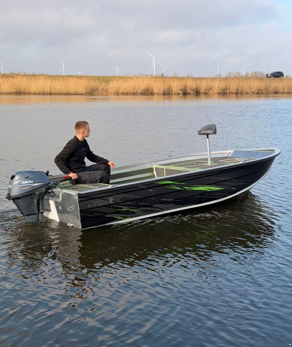 Kerman M428 visboot