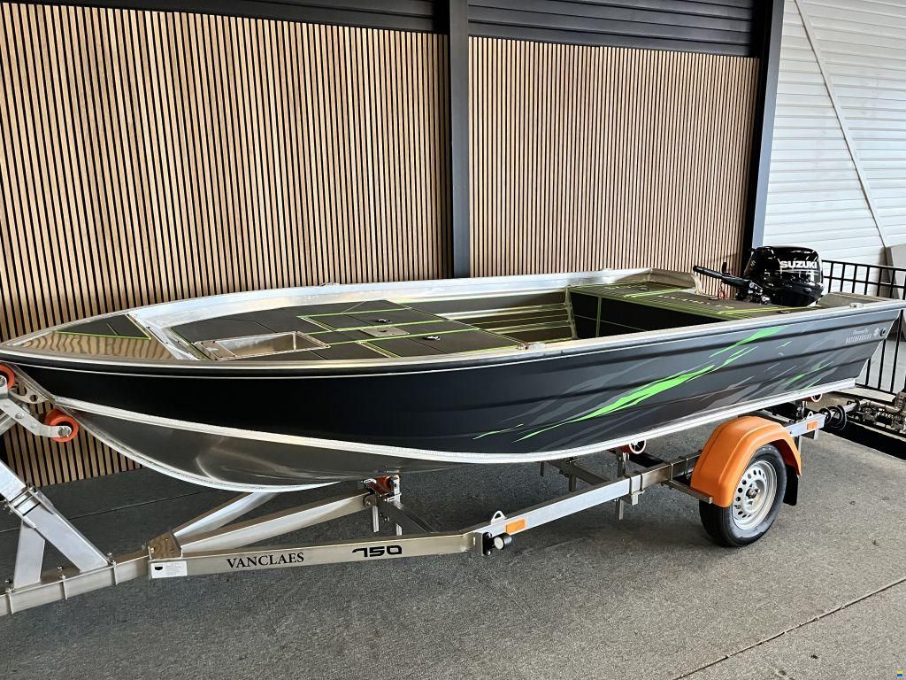 Kerman M428 visboot