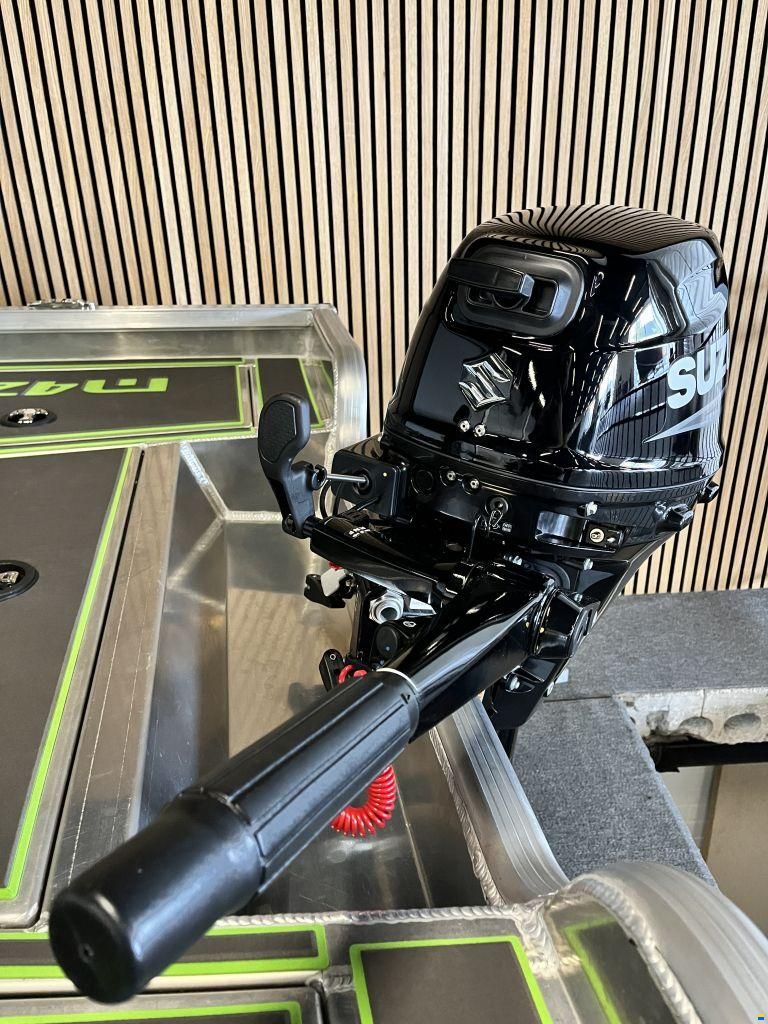 Kerman M428 visboot