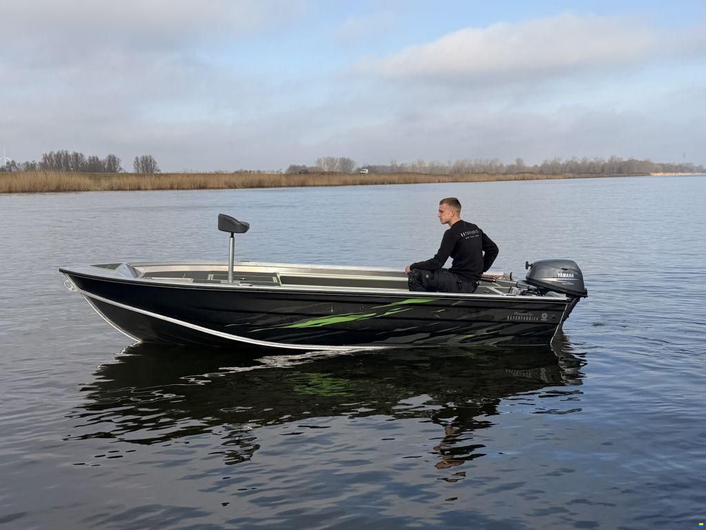 Kerman M428 visboot