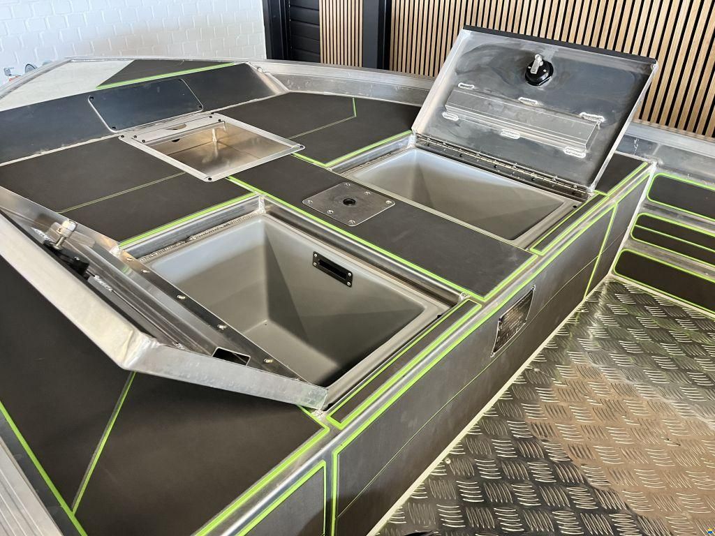 Kerman M428 visboot