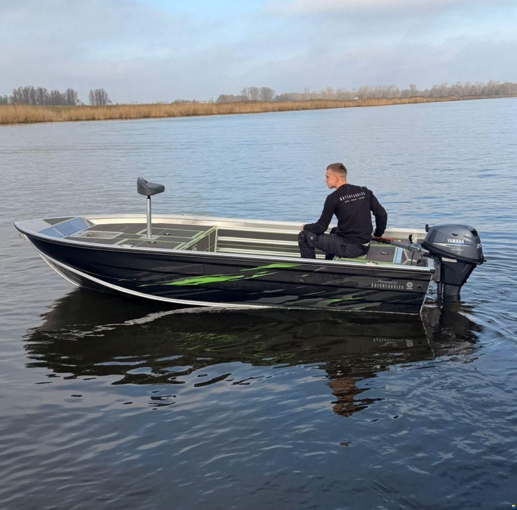 Kerman M428 visboot