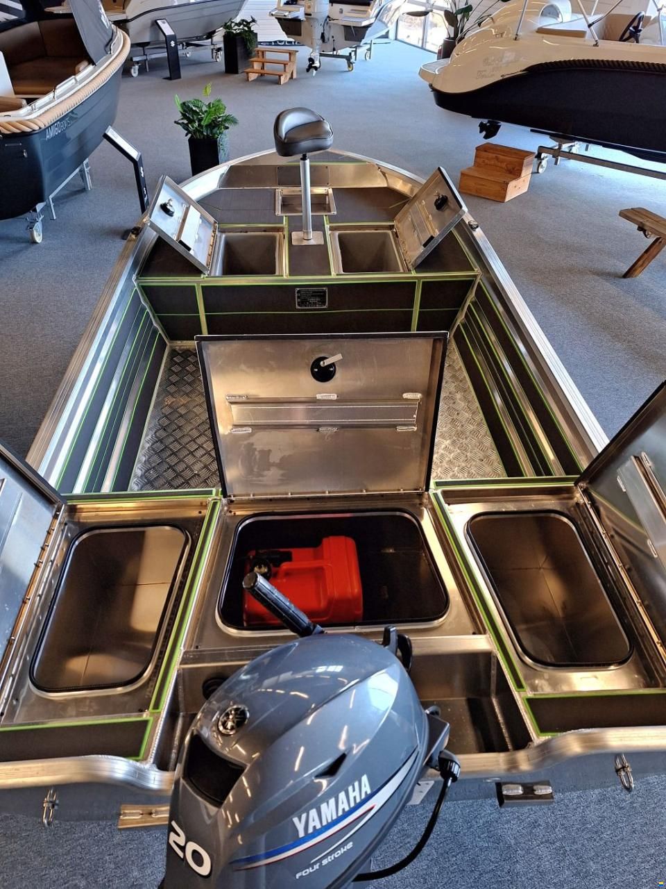 Kerman M428 visboot
