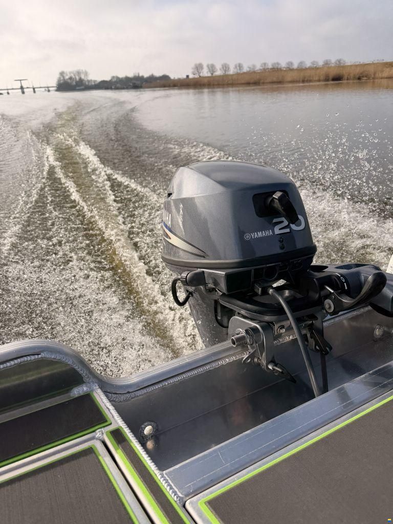 Kerman M428 visboot