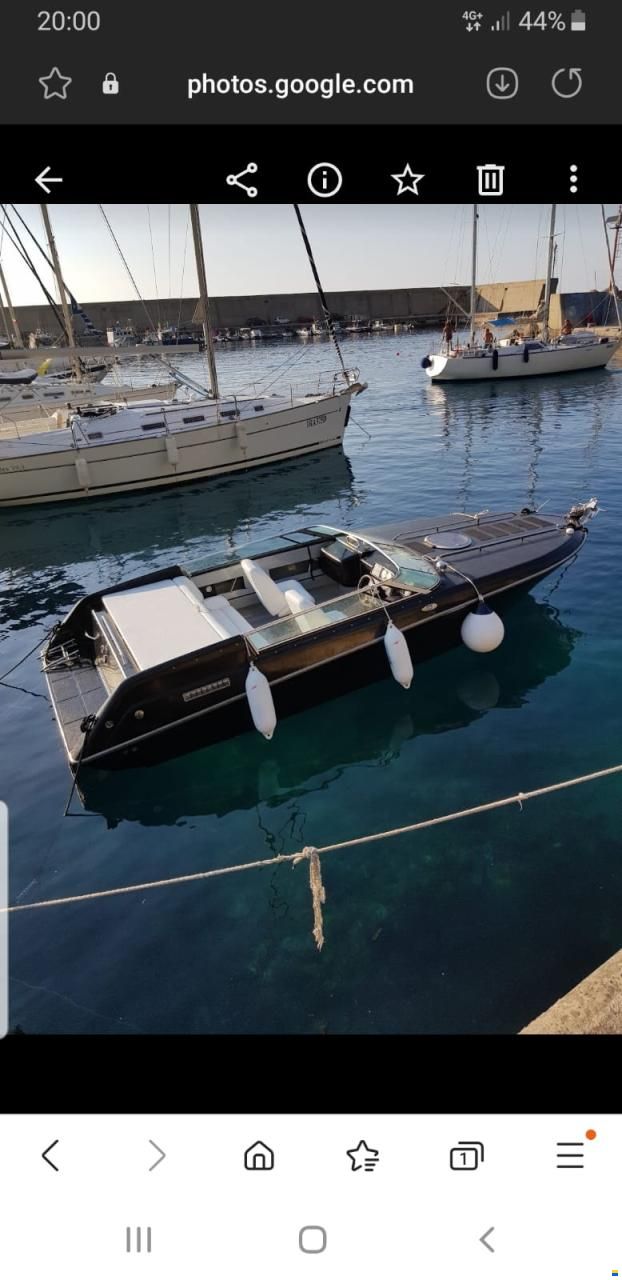 Four Winns Liberator 221