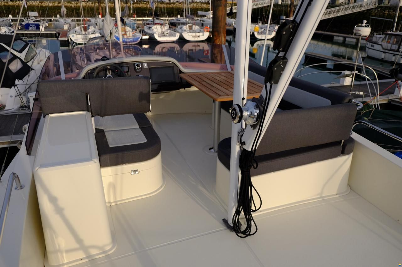 Rhéa 34 Trawler Fly Sedan