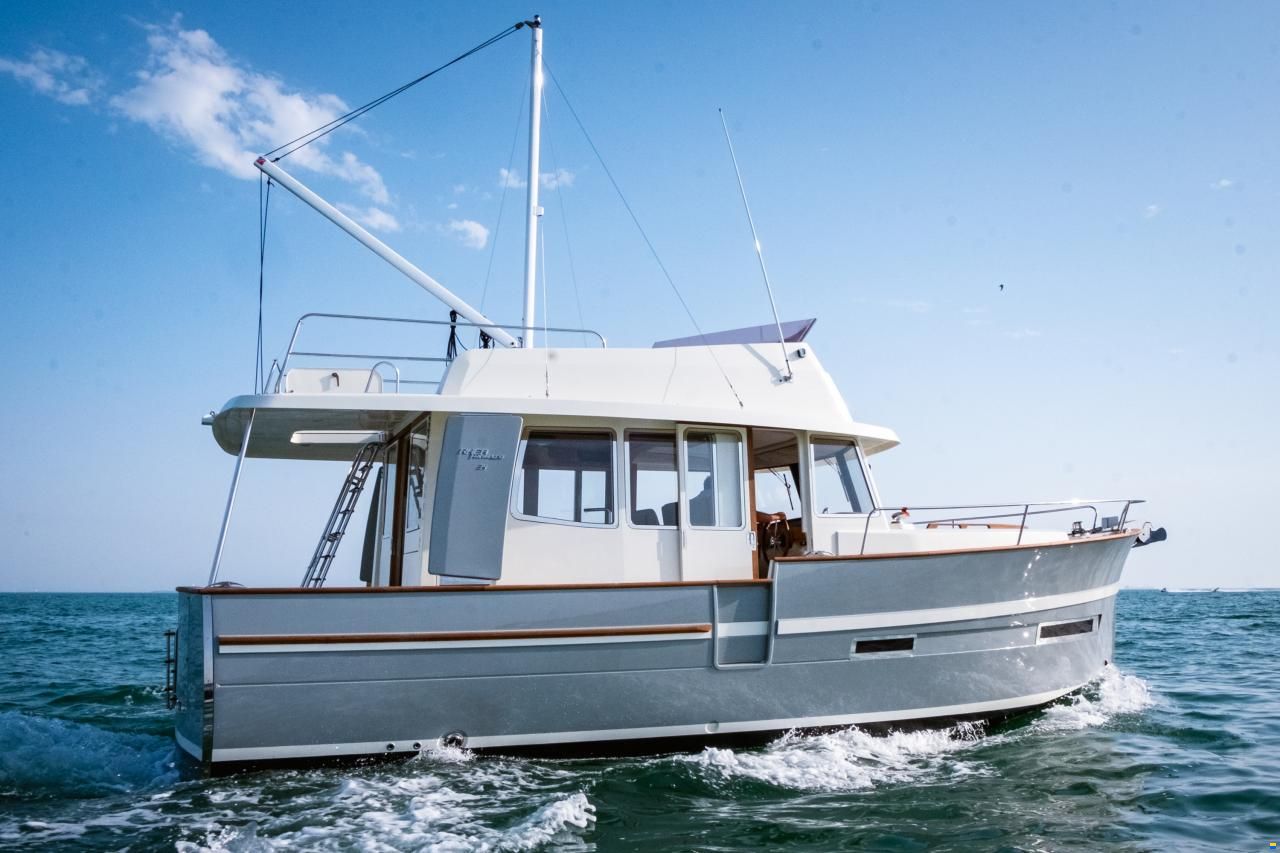 Rhéa 34 Trawler Fly Sedan
