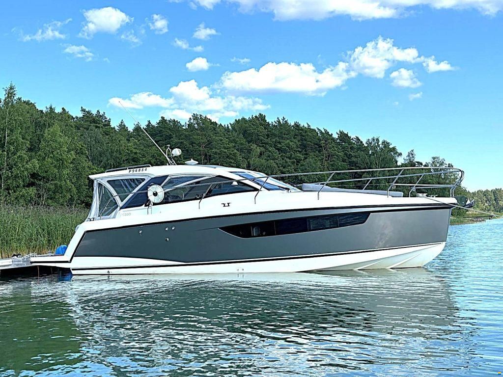 Sealine S330