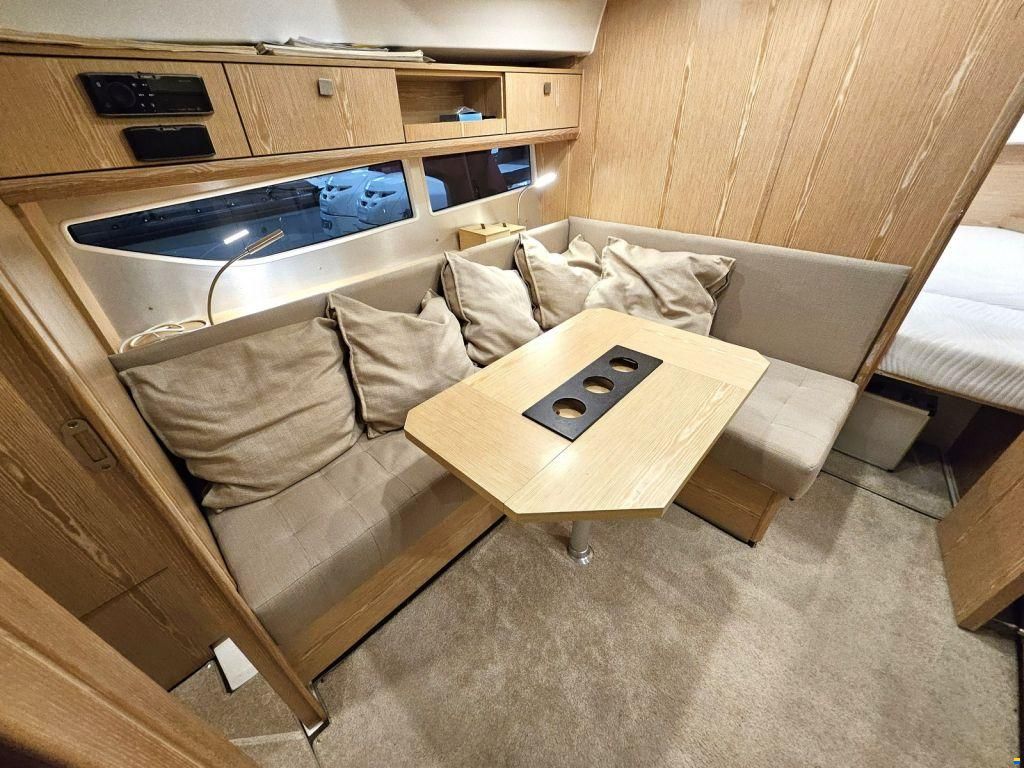 Sealine S330