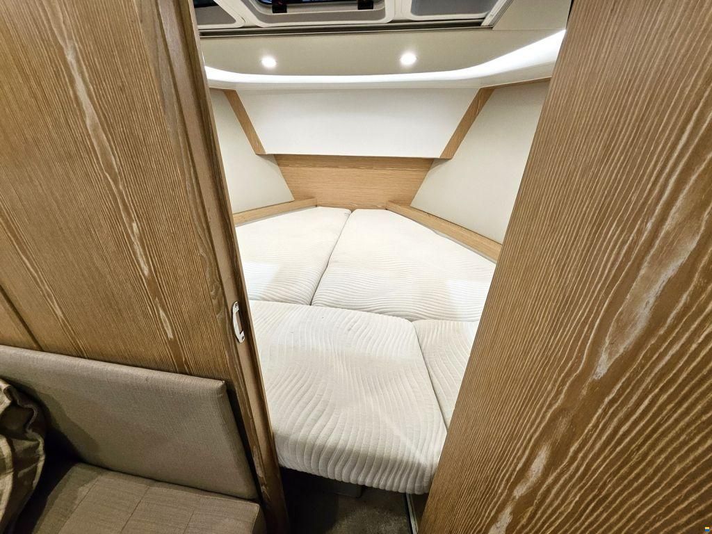Sealine S330