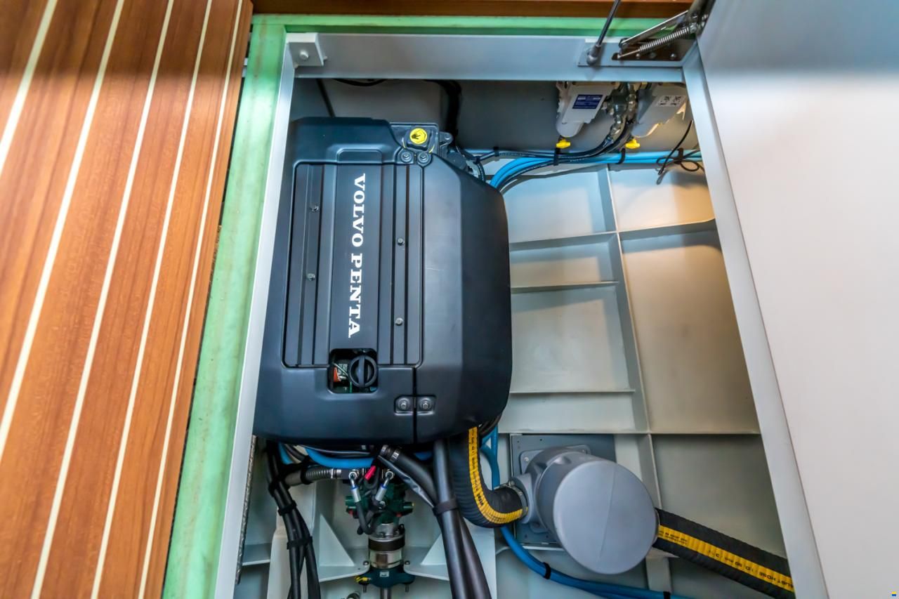 Linssen Grand Sturdy 40.9 AC