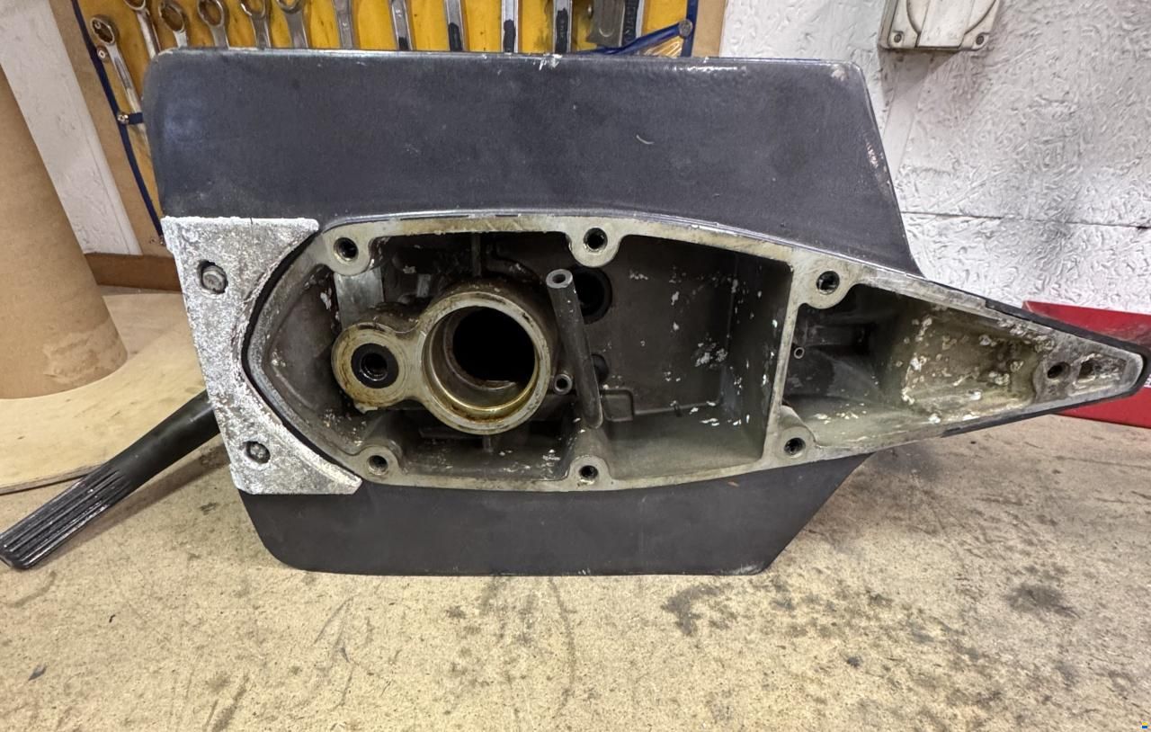 OMC KING COBRA Getriebeoberteil