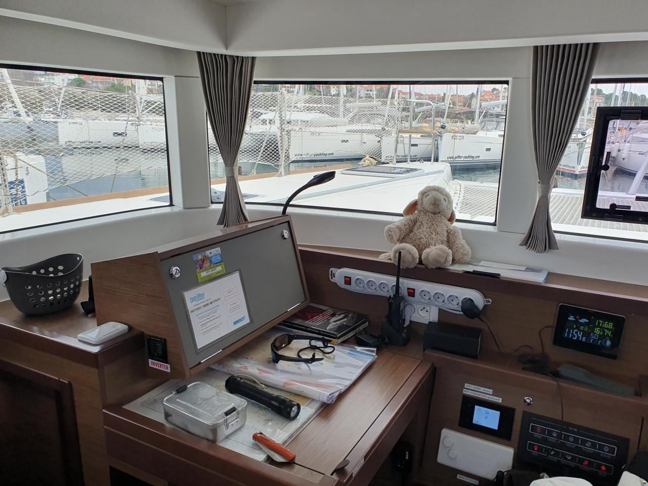 Lagoon 40