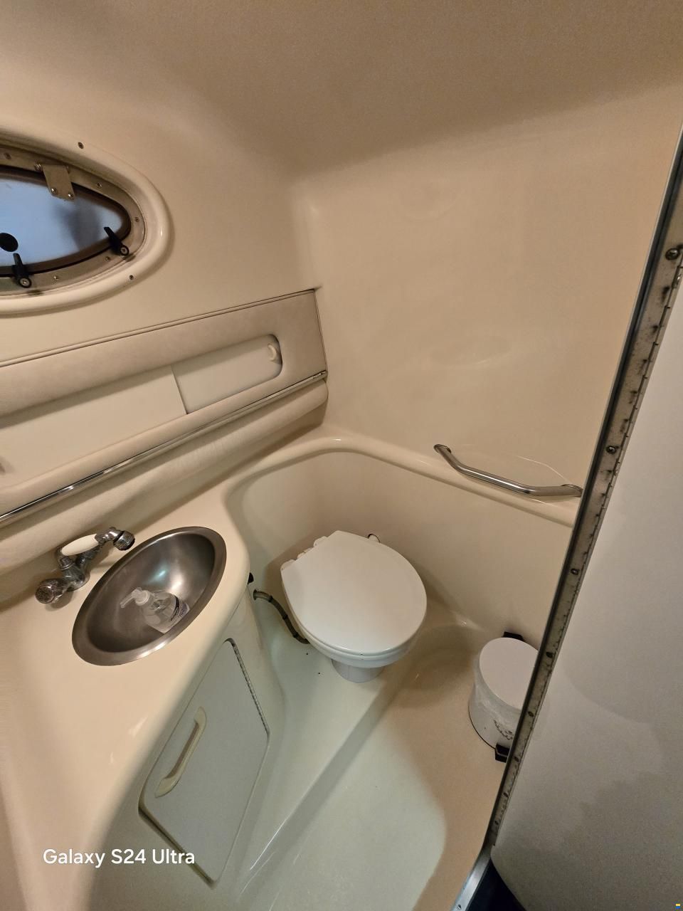 Sea Ray Sundancer 270