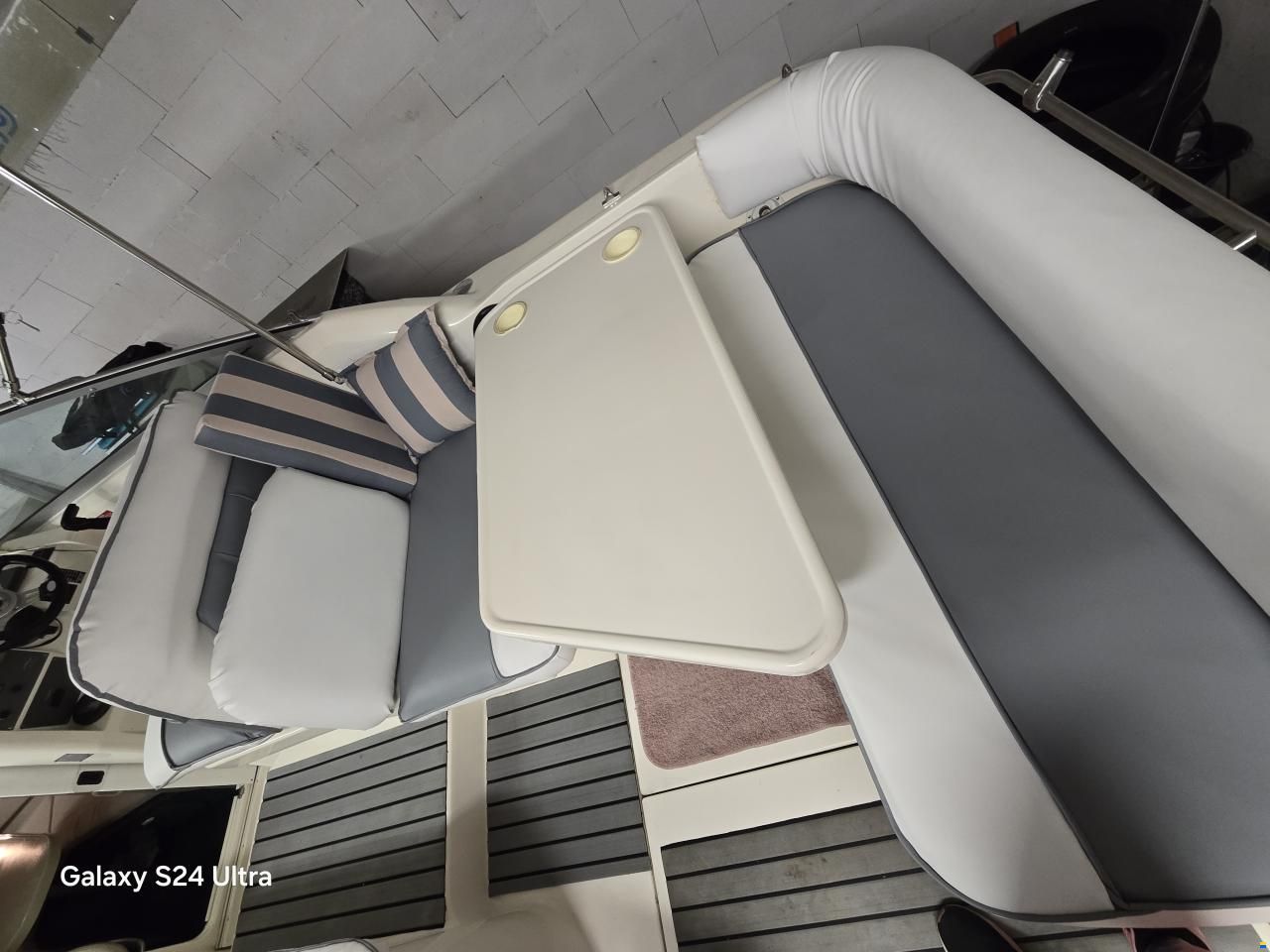 Sea Ray Sundancer 270