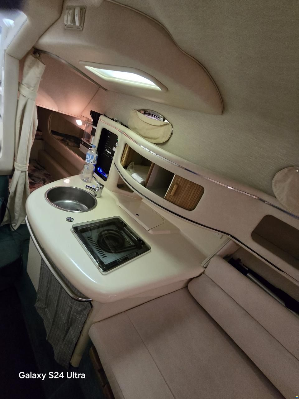 Sea Ray Sundancer 270