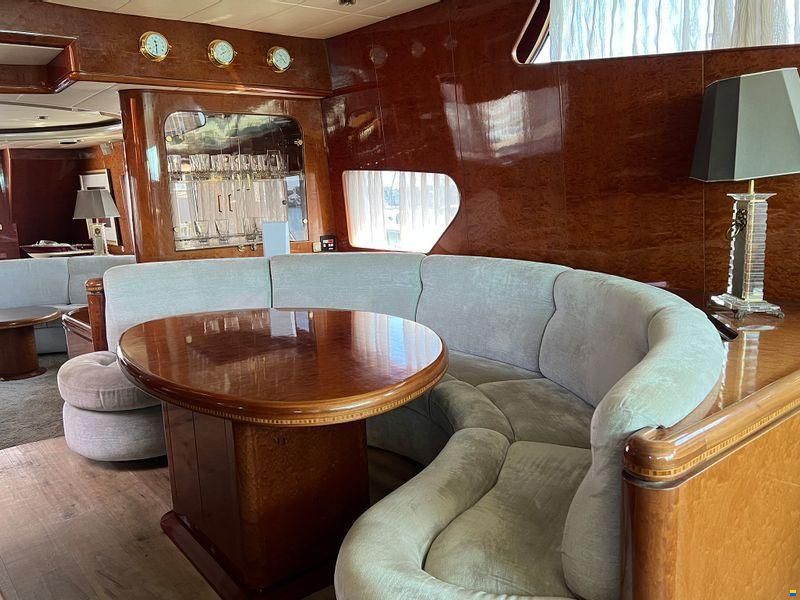 Elegance Yachts 82S