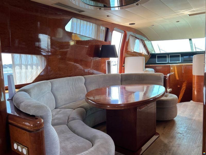 Elegance Yachts 82S