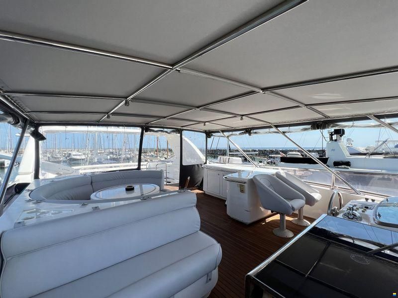 Elegance Yachts 82S