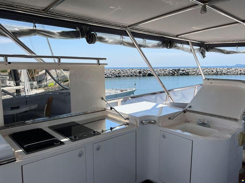 Elegance Yachts 82S