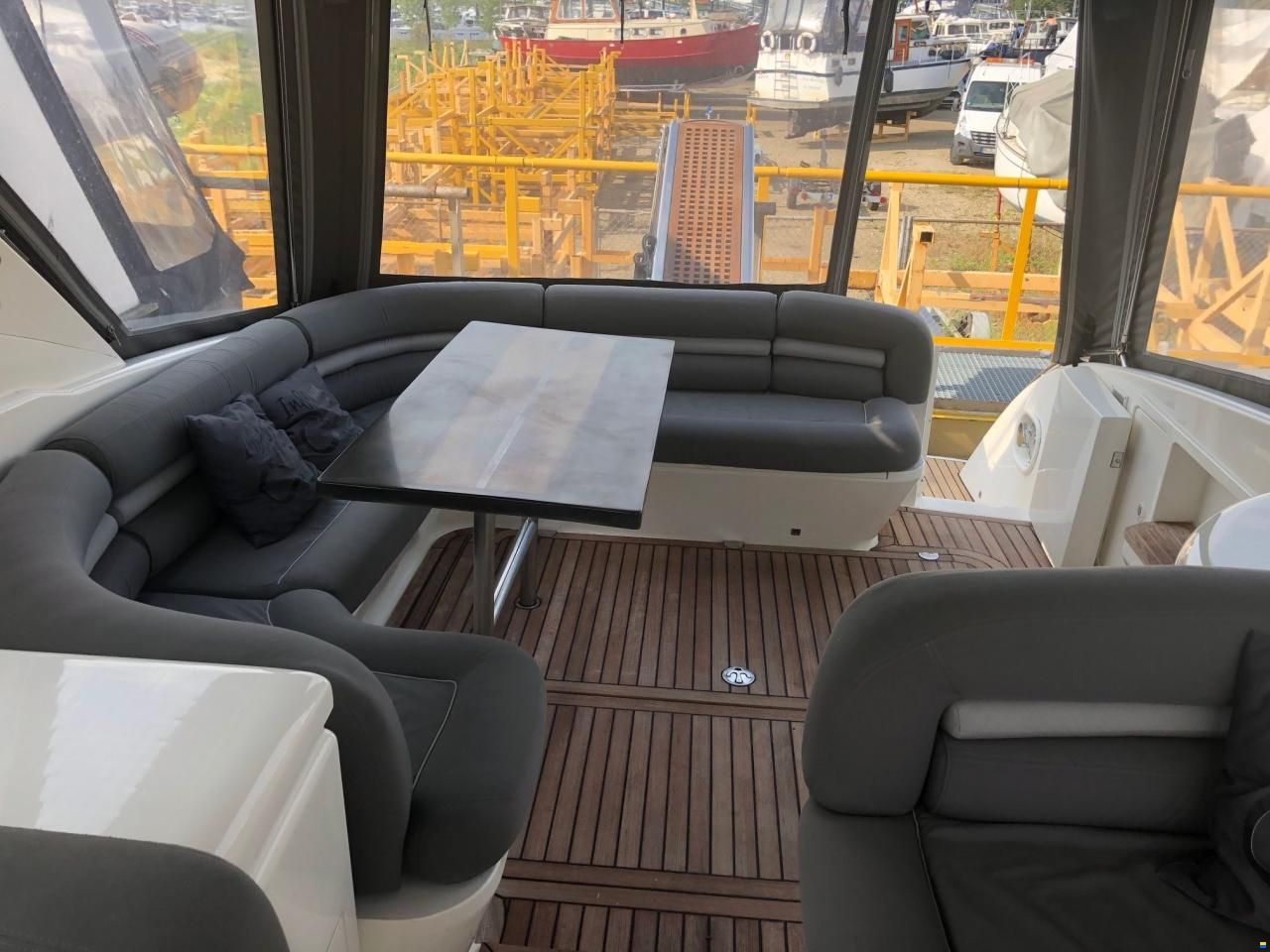 Princess V42