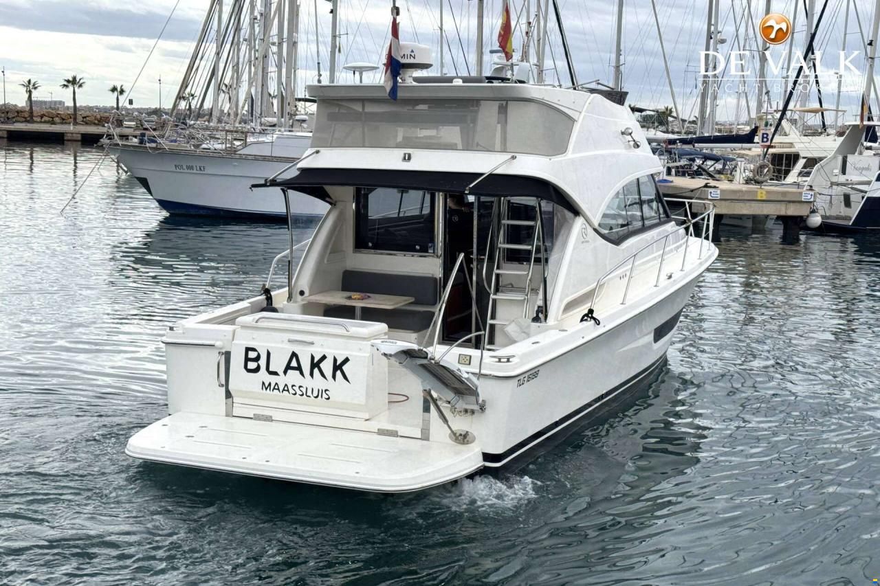 Riviera 39 Open Flybridge