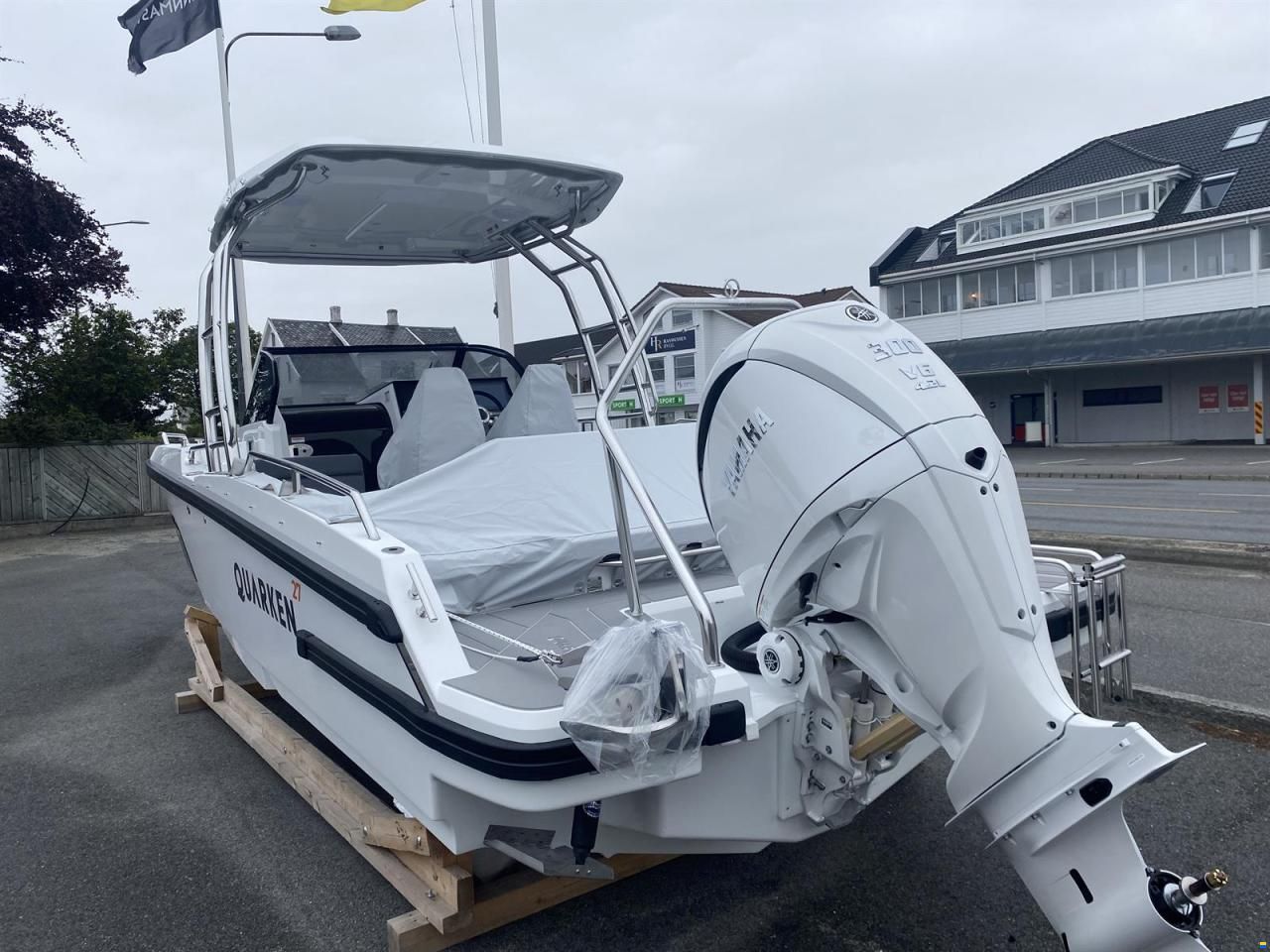 Quarken 27 T-Top